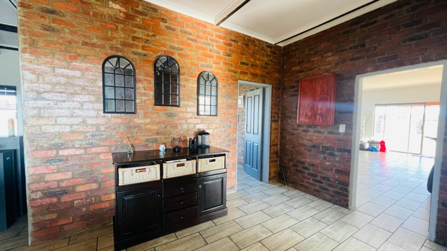 4 Bedroom Property for Sale in Grimbeeck Park North West
